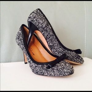 Adorable heels practically new.